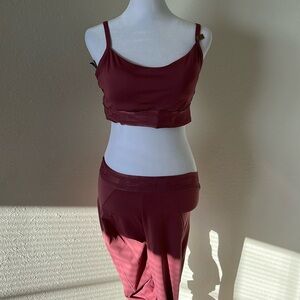 MWT Victoria Secret Pink Set !Leggings sizeMedium and Top size Large